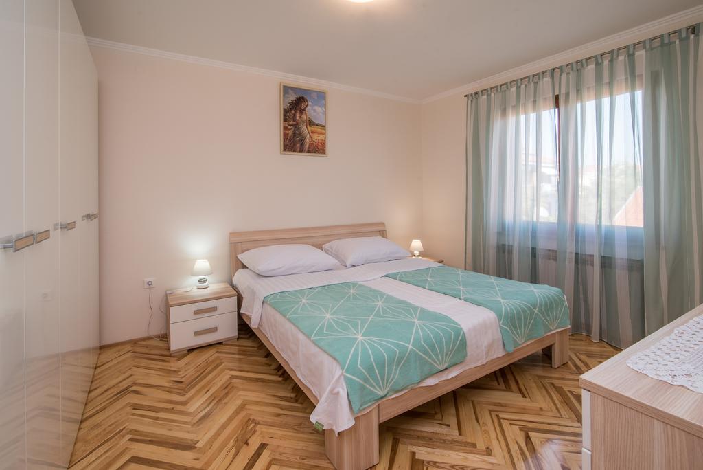Apartman Slavko Krk Town Exterior foto