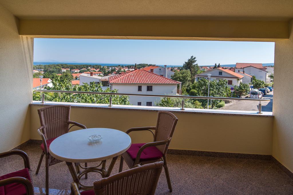 Apartman Slavko Krk Town Exterior foto